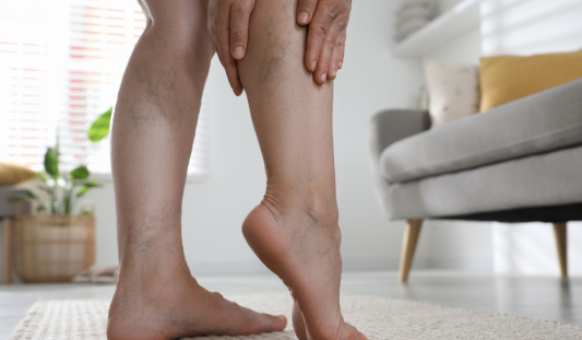Gambe pesanti anche al mattino? Non è normale come pensi